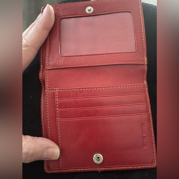 Reaction Kenneth Cole red wallet with kisslock style closure on back. - Picture 2 of 8